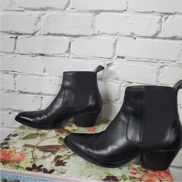 Everlane The Western Boot in Black - Picture 2 of 7
